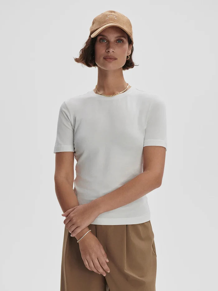 Regina Fitted Tee VAR02420