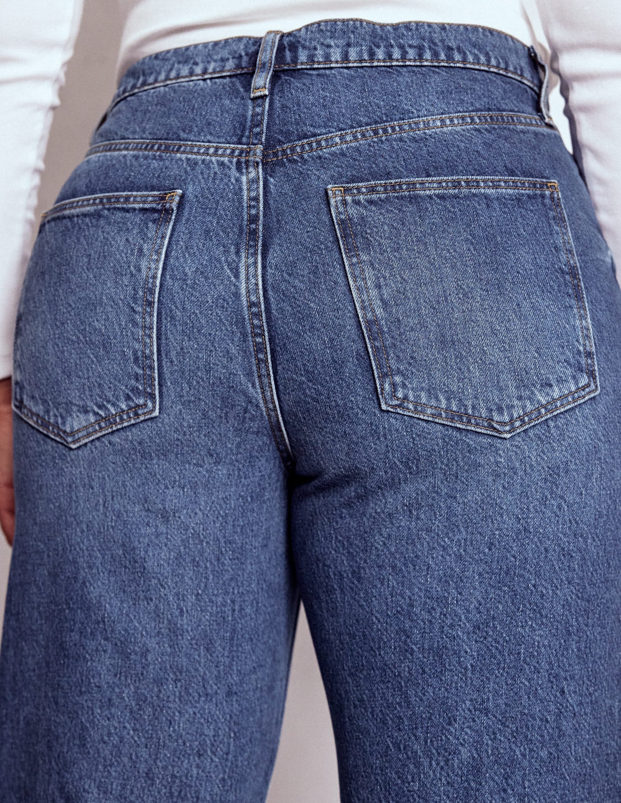 Mid Rise Relaxed Jeans-Mid Vintage