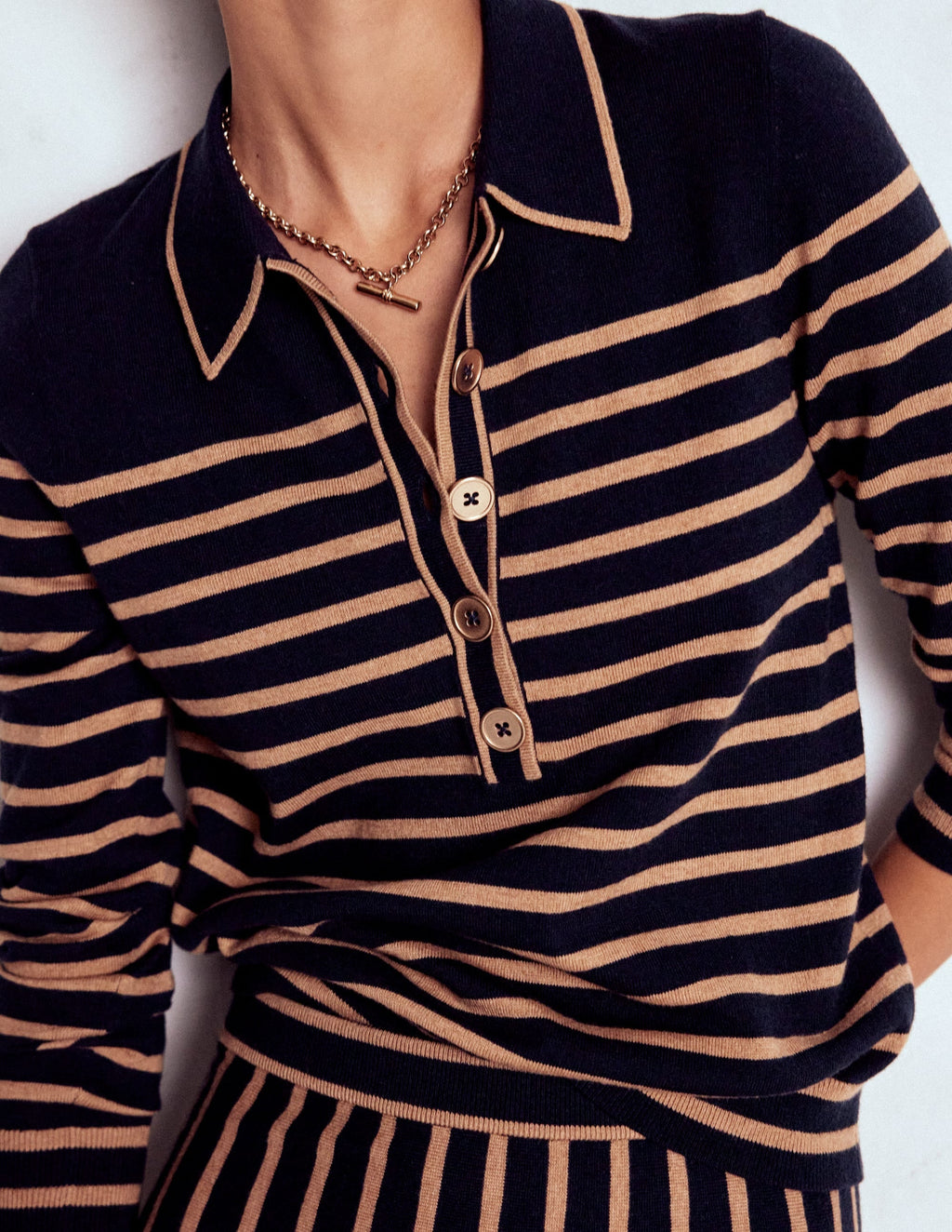 Liz Henley Sweater-Navy / Camel