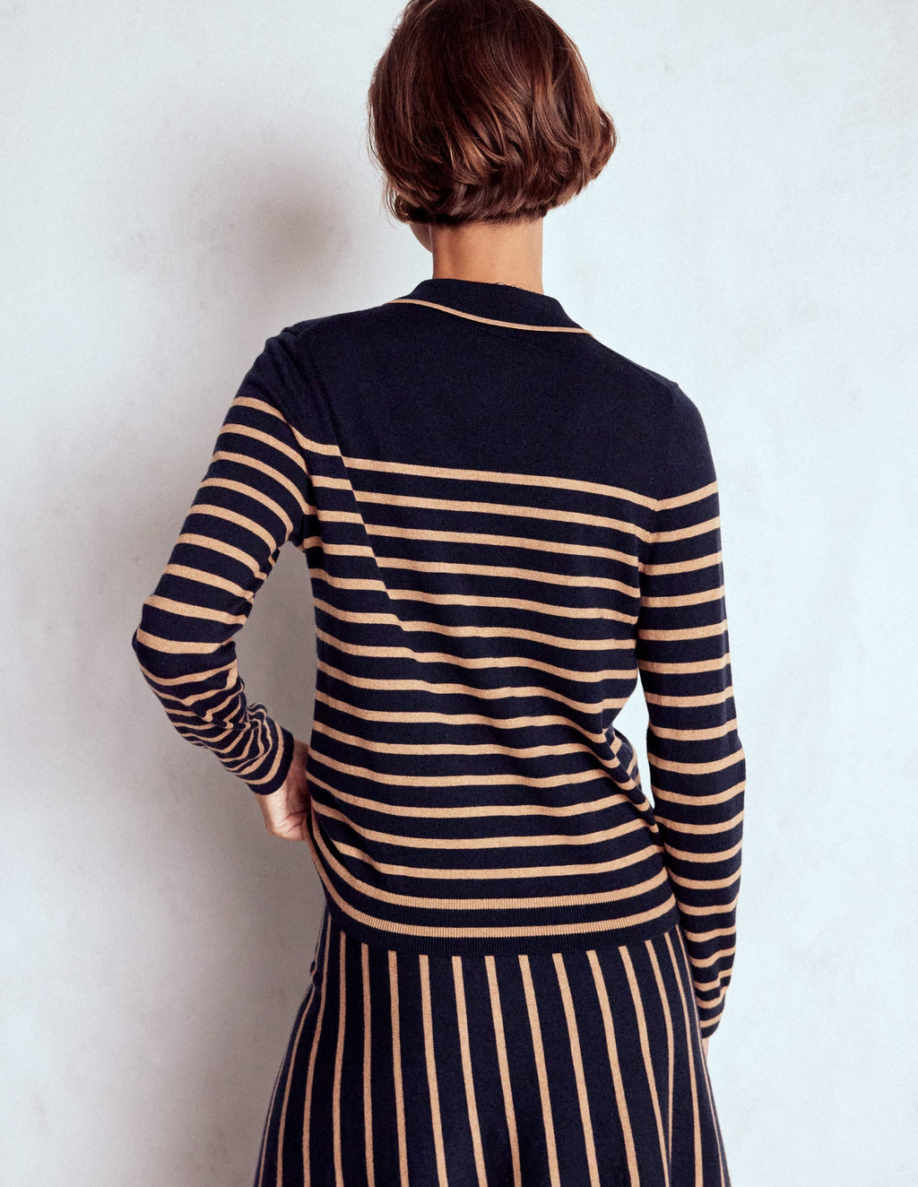 Liz Henley Sweater-Navy / Camel