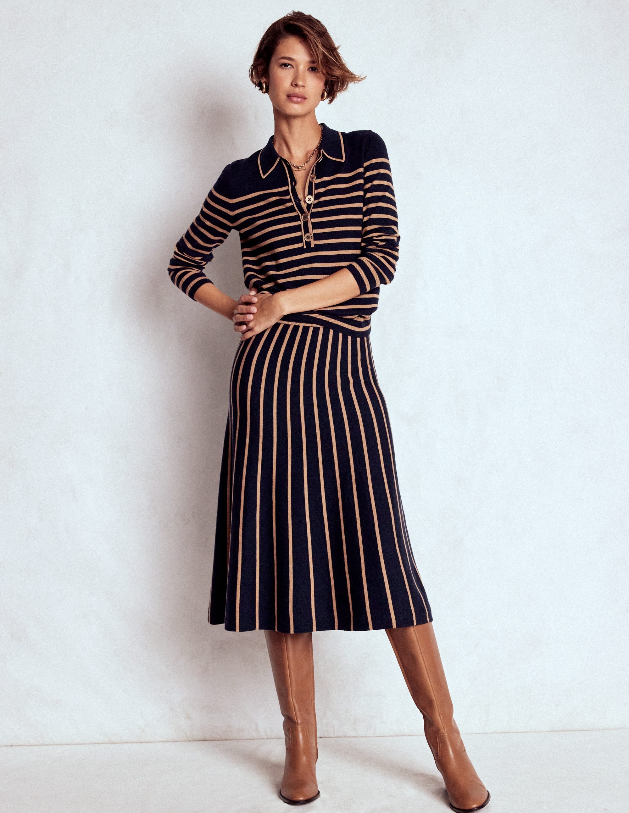 Liz Henley Sweater-Navy / Camel