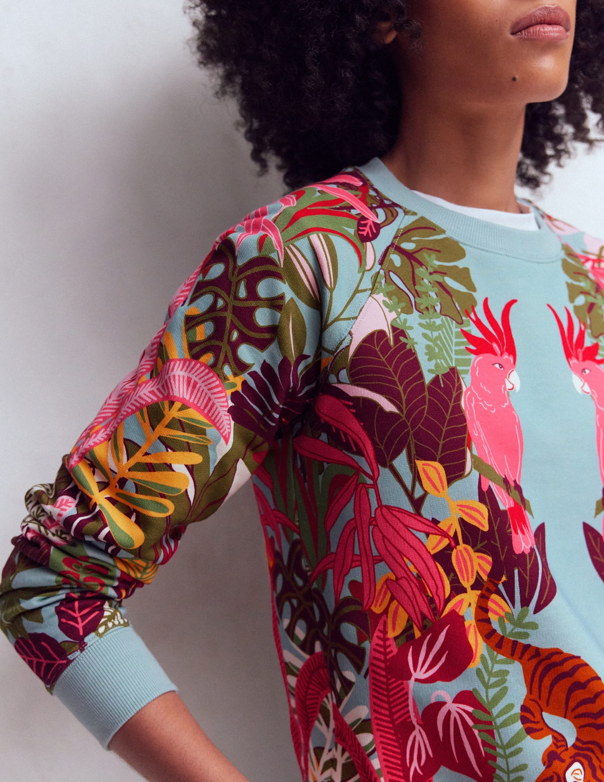 Emi Printed Sweatshirt-Tropical Safari Placement