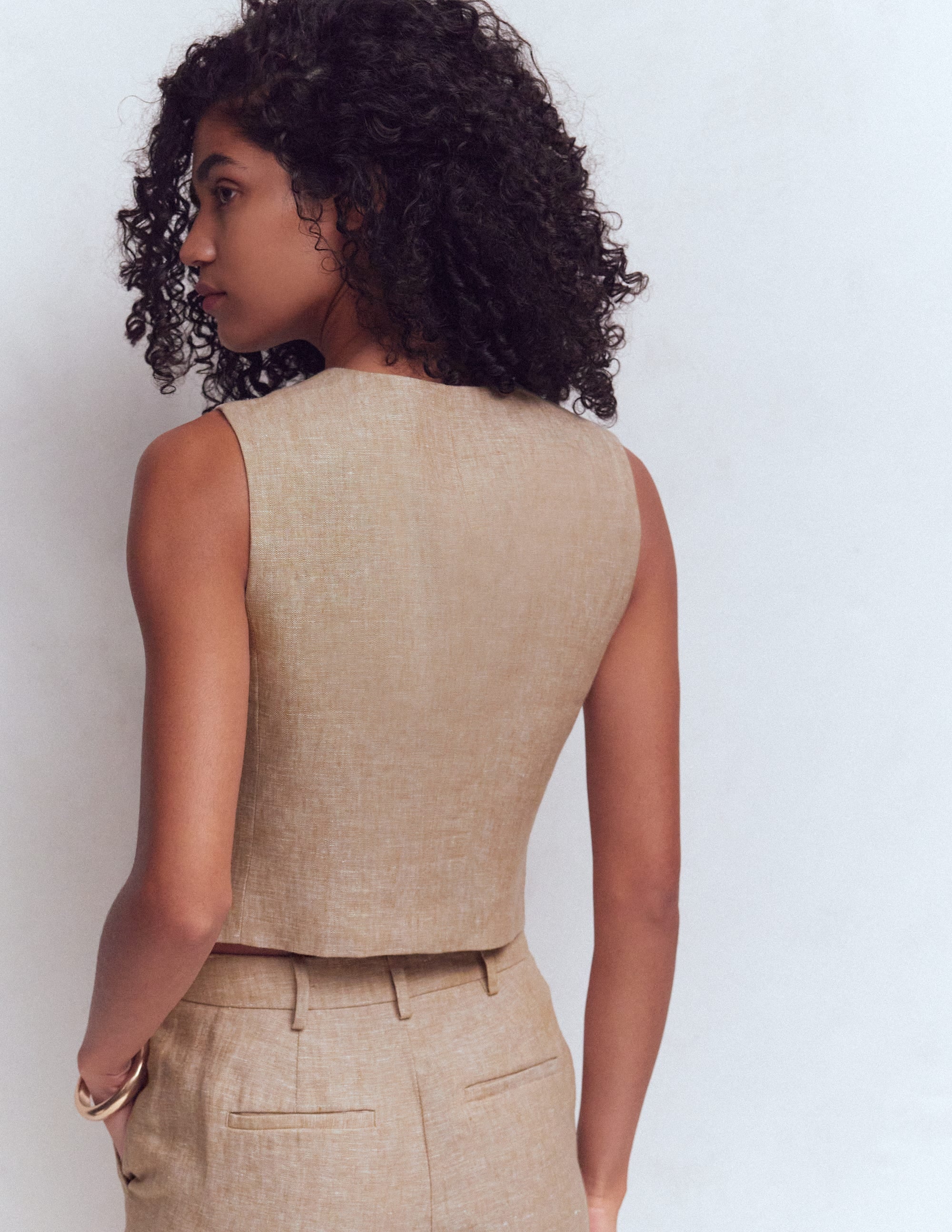 Linen V-Neck Waistcoat-Amphora, Chambray