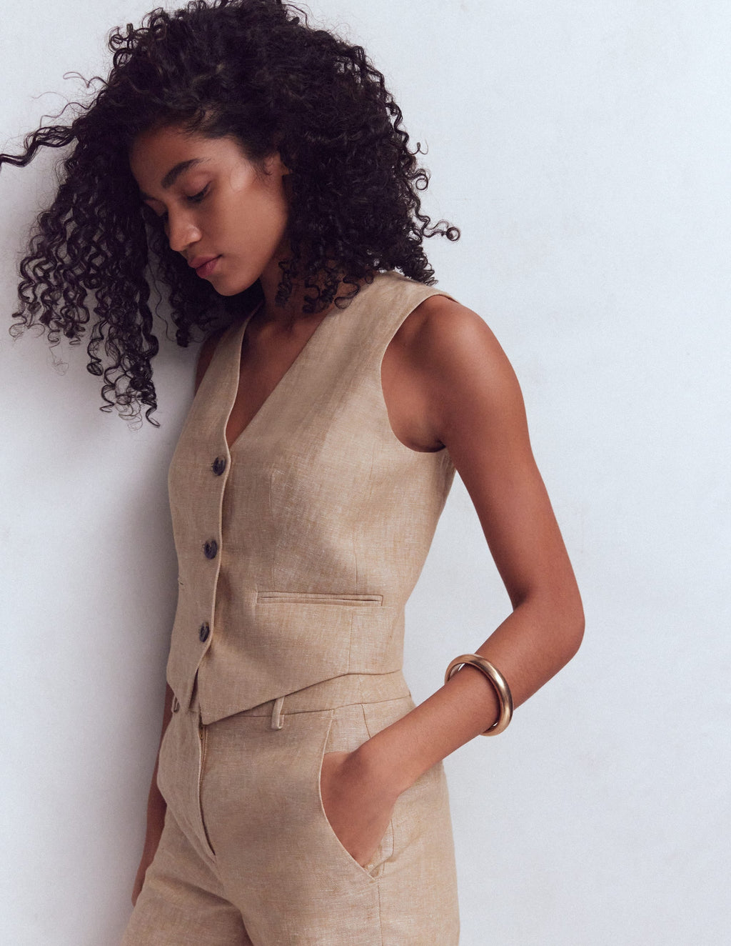 Linen V-Neck Waistcoat-Amphora, Chambray