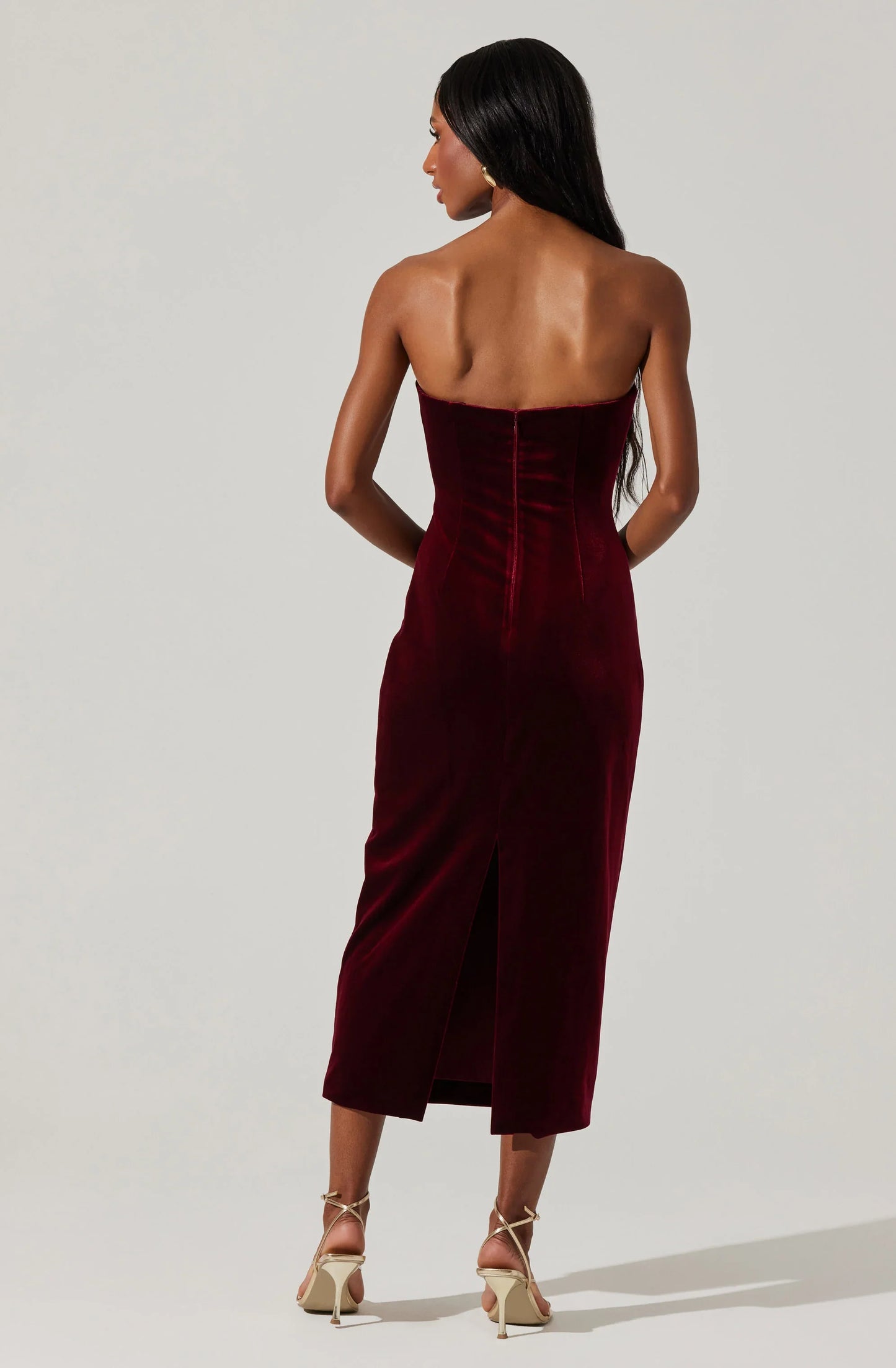ASTR Arista Sweetheart Velvet Midi Dress