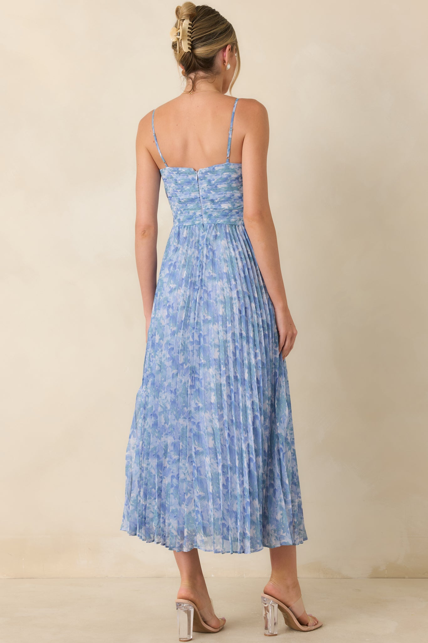 ASTR The Label Bayley Blue Floral Pleated Maxi Dress