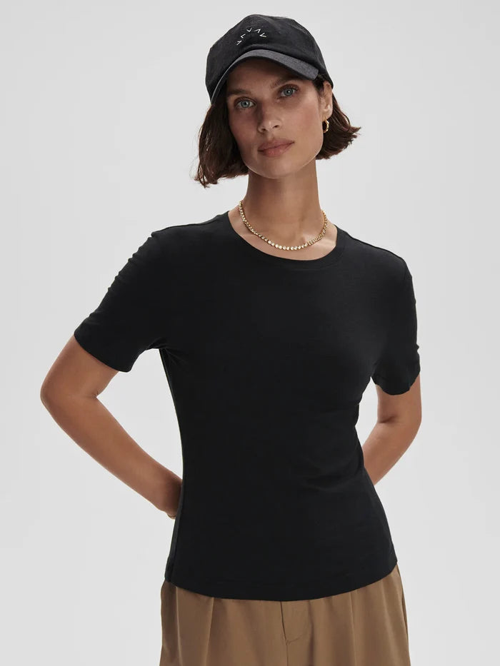Regina Fitted Tee VAR02420