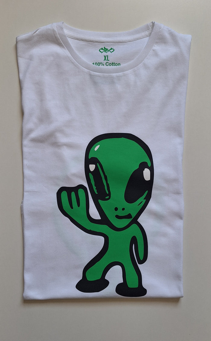 “Stay Wavy” Alien Graphic Tee – White Edition 👽 - Catch Body Customs